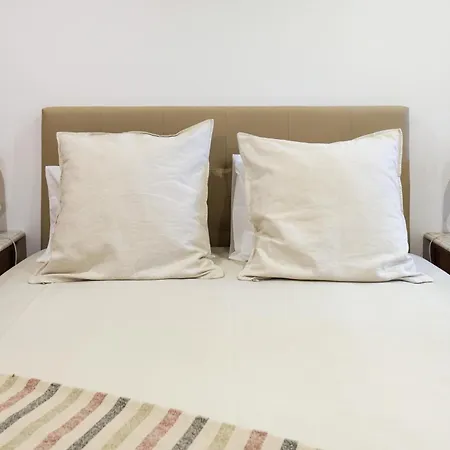Renovated Wine Press House - With Pool Villa Porto de Mos  Room photo