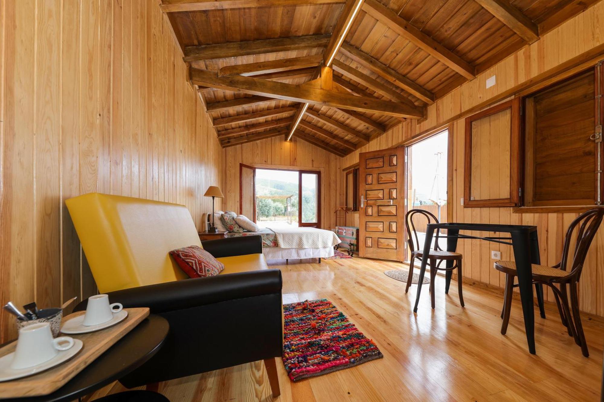Renovated Wine Press House - With Pool * Porto de Mos (Leiria)