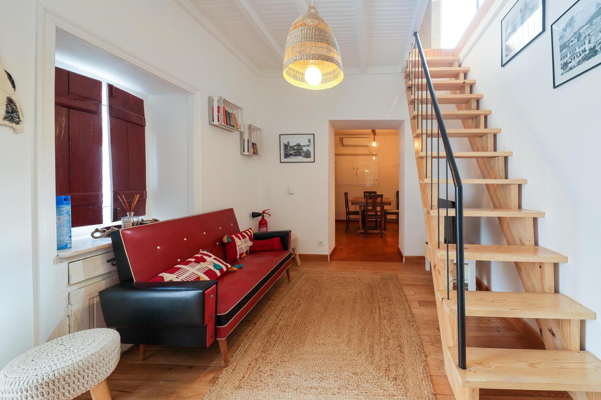 Renovated Wine Press House - With Pool * Porto de Mos (Leiria)