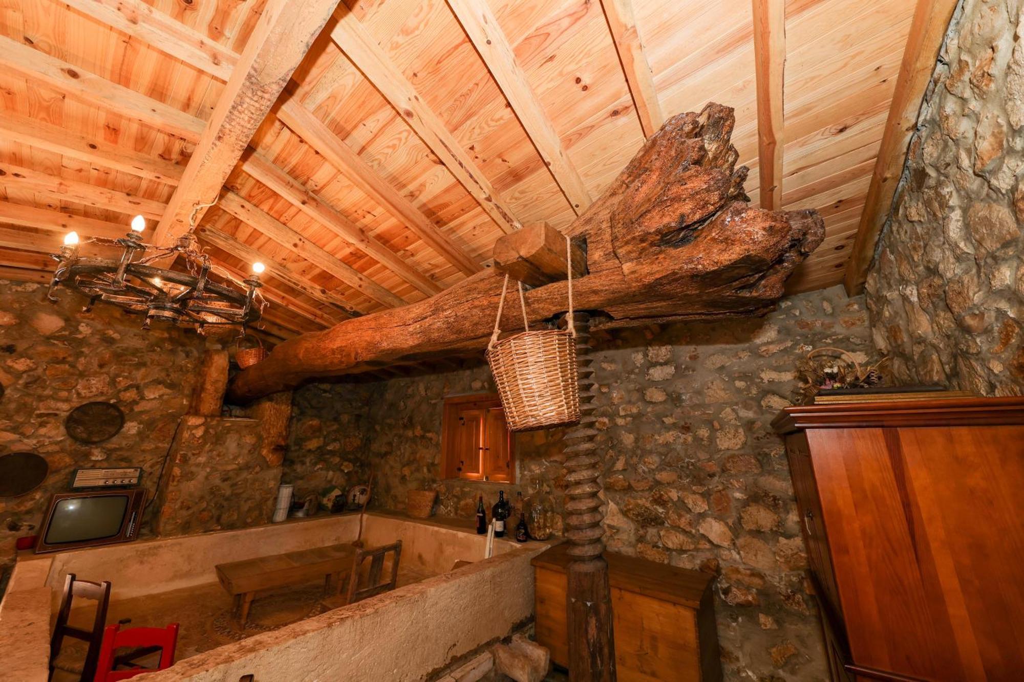 Holiday home Renovated Wine Press House - With Pool
