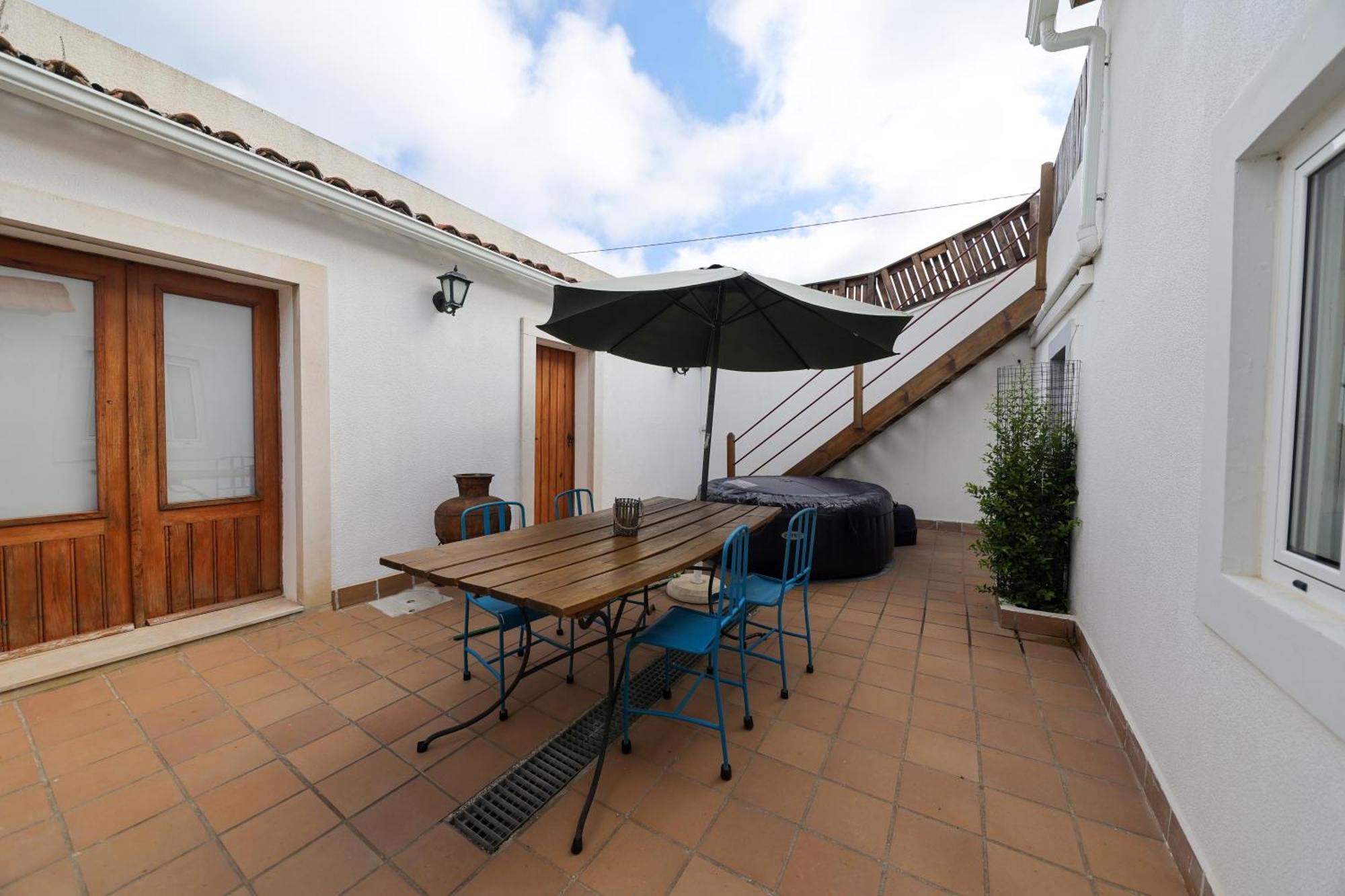 Renovated Wine Press House - With Pool * Porto de Mos (Leiria)