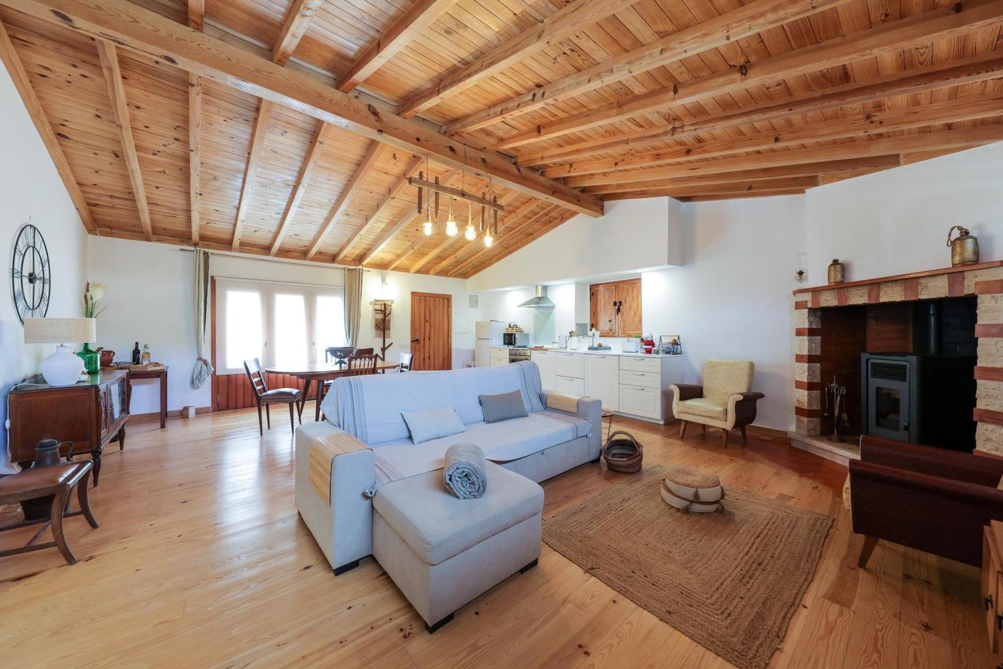 Holiday home Renovated Wine Press House - With Pool Porto de Mos (Leiria)