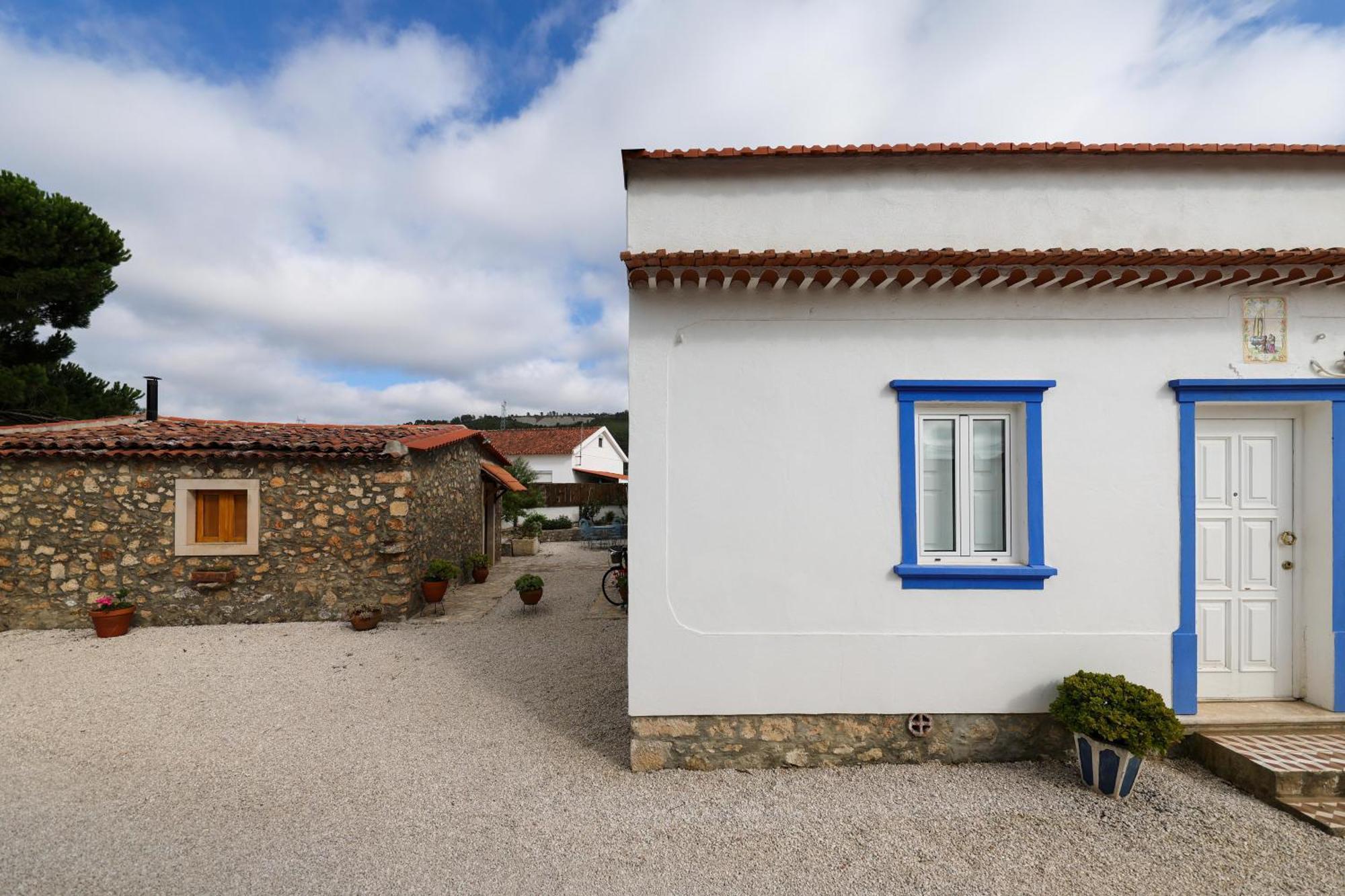 Renovated Wine Press House - With Pool * Porto de Mos (Leiria)