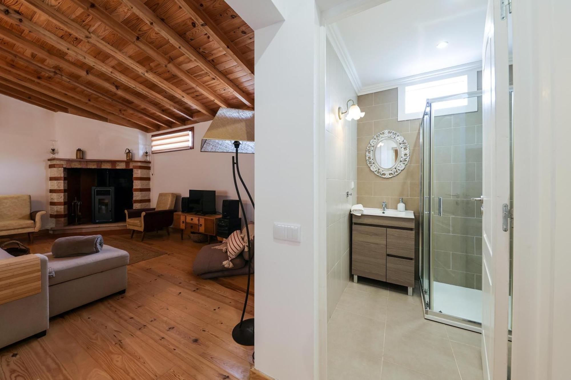 Renovated Wine Press House - With Pool Porto de Mos (Leiria)